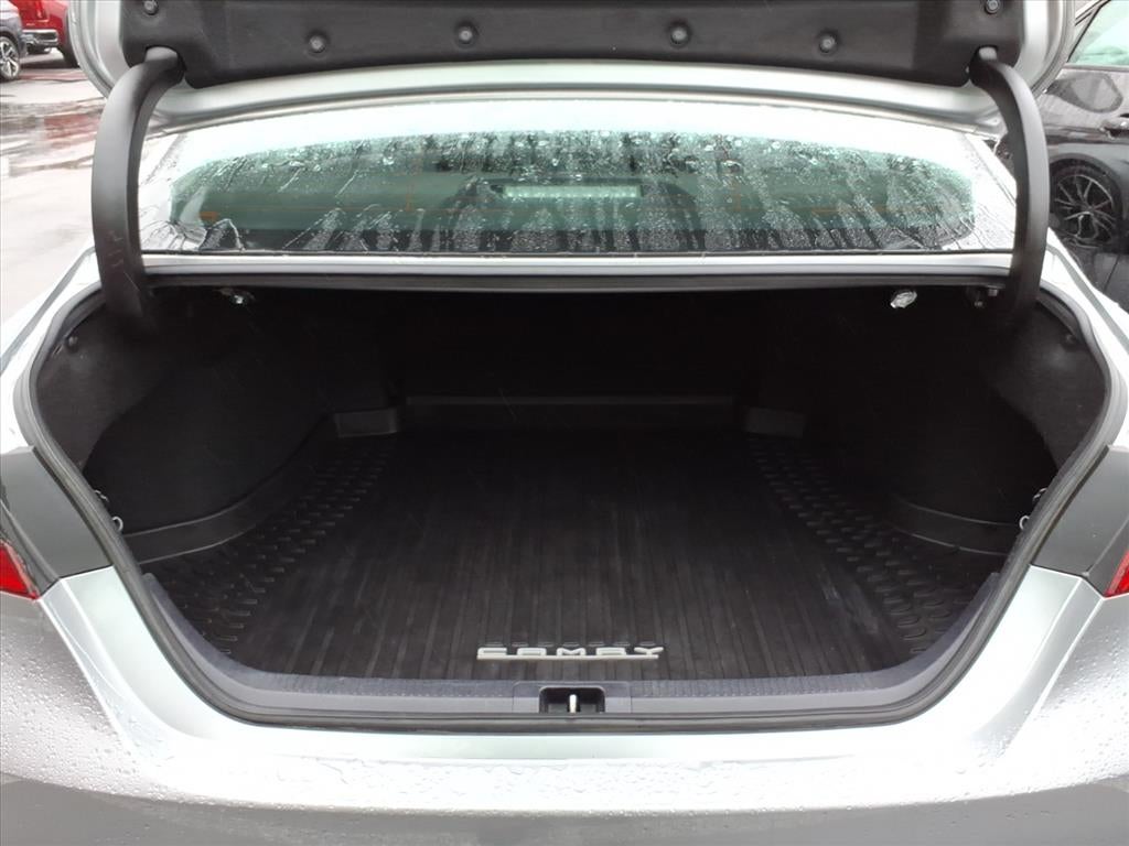 2021 Toyota Camry Hybrid SE