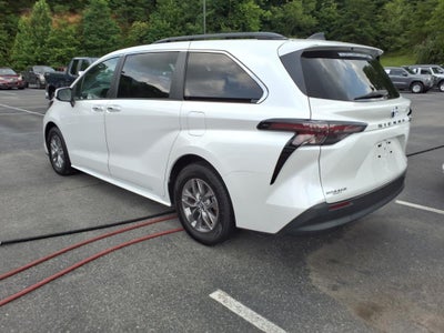 2023 Toyota Sienna XLE