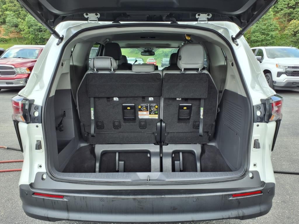 2023 Toyota Sienna XLE