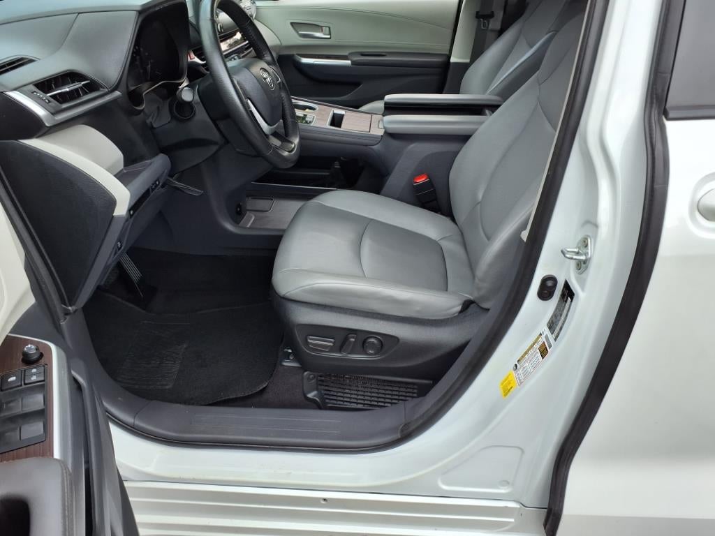 2023 Toyota Sienna XLE