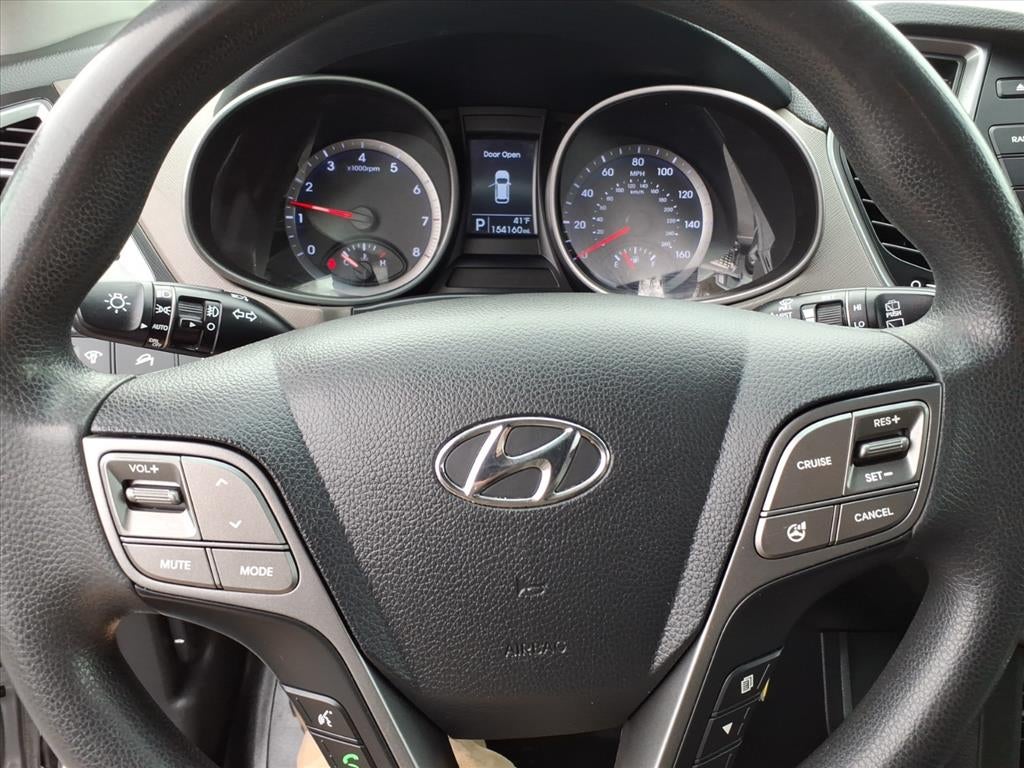 2016 Hyundai Santa Fe SE